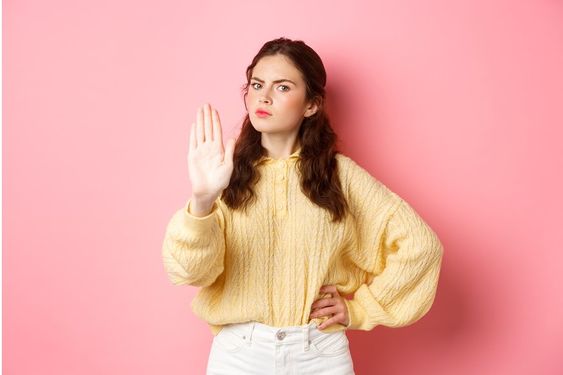 9 كلمات صعبة لا يجب أن تقوليها لزوجك أبدًا